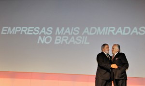 Lula insieme a Mino Carta festeggia la fondazione del giornale Carta Capital nell'ottobre 2010 (Foto Carta Capital)