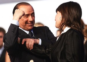 Berlusconi braccio - Foto di Hytok